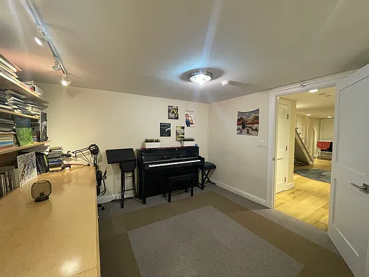 Rented by Compass | media 11