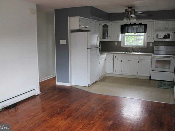 4th image of 2404 3rd Ave