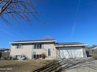 1009 23rd St NE, Watertown, SD 57201