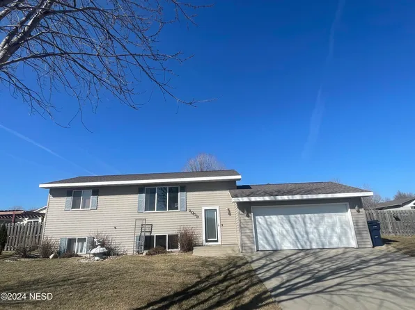 1009 23rd St NE, Watertown, SD 57201