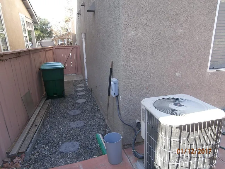 28 Silkwood Ln — Photo 25