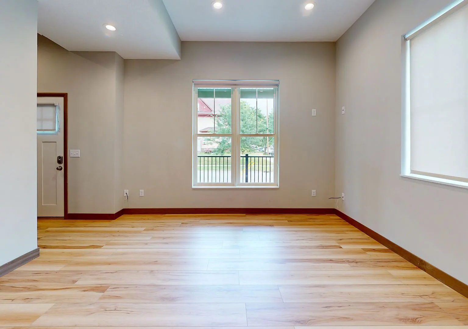 Remodeled 10-Bedroom House in Dinkytown — Photo 4