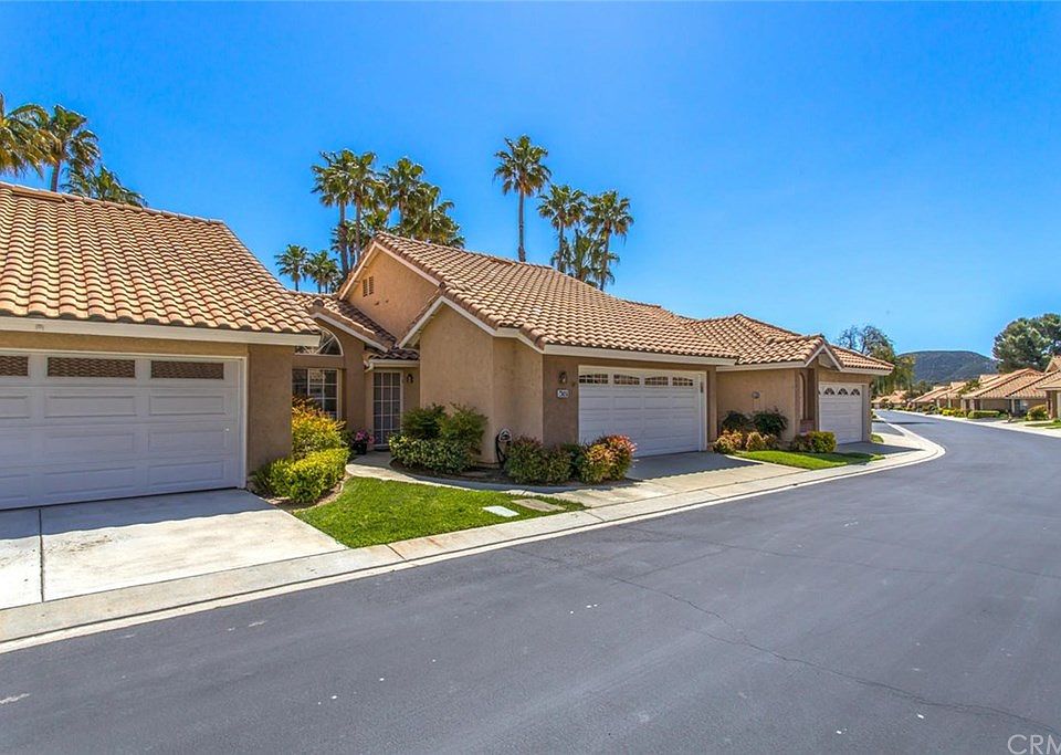 1st image of 450 La Costa Dr