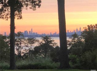 19 Lighthouse Rd, Port Washington, NY 11050