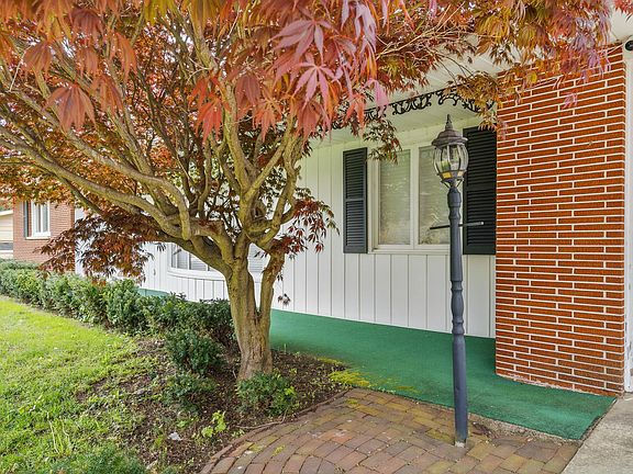 4th image of 3521 Meadowcroft Ave