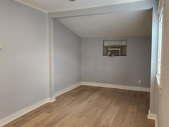 5th image of 81 E Laurel Ave #81