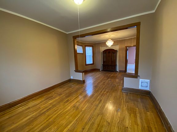 2nd image of 1770 W Granville Ave #2