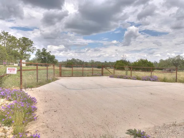 135 Scott Branch Rd, Harper, TX 78631