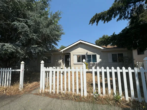 605 W 10th St, The Dalles, OR 97058