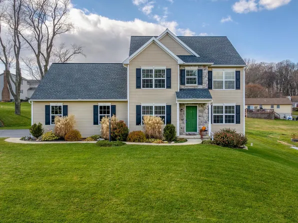 1 Echo Valley Dr, New Providence, PA 17560