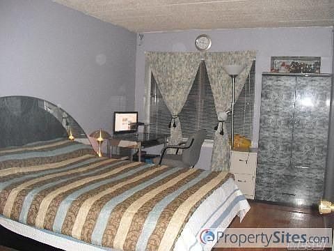 2nd image of 75-22 Parsons Blvd #B1