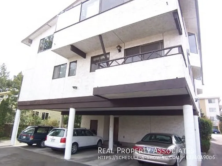 527 Forsyth Ln #1 — Photo 1
