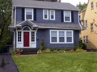 3564 Strathavon Rd, Shaker Heights, OH 44120