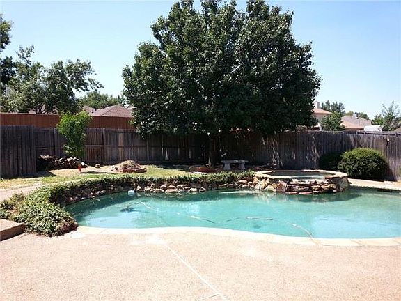 2nd image of 1106 Hall Dr