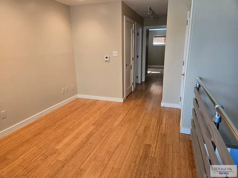 524 Wildrose Ln #1 — Photo 5