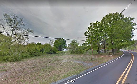2nd image of 1209 Virginia St