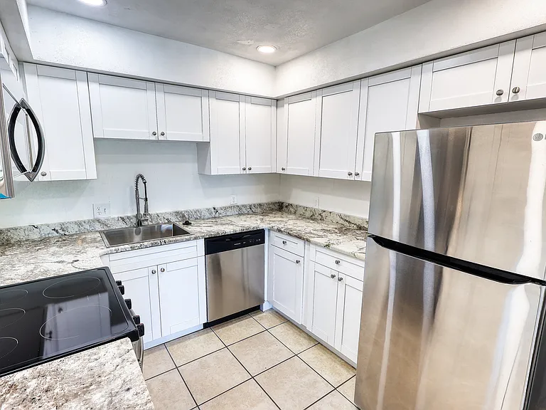4545 Overlook Dr NE #C — Photo 4