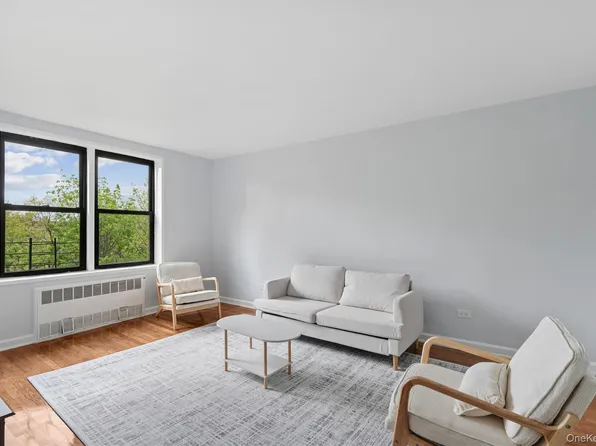 33-24 Junction Blvd #6R, Jackson Heights, NY 11372