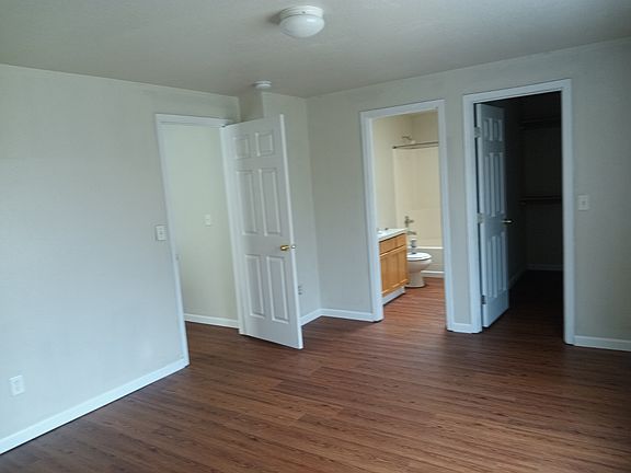 4th image of 2531 SE 105th Ave