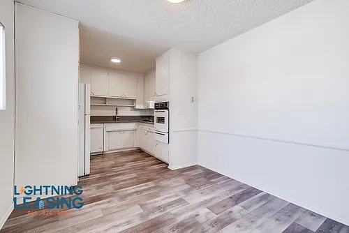 5415 Corteen Pl #11 Photo 1