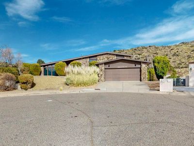 3920 Camino De La Sierra NE, Albuquerque, NM, 87111