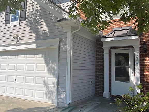 3rd image of 308 Dyersville Dr