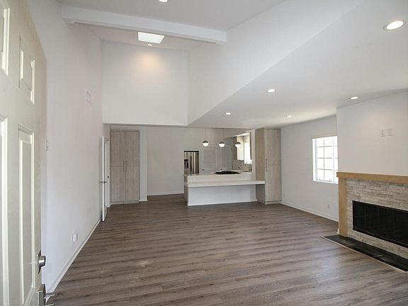 3rd image of 4064 La Salle Ave APT 1