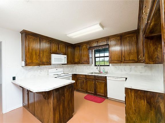 5th image of 1287 Beverly Cox Dr