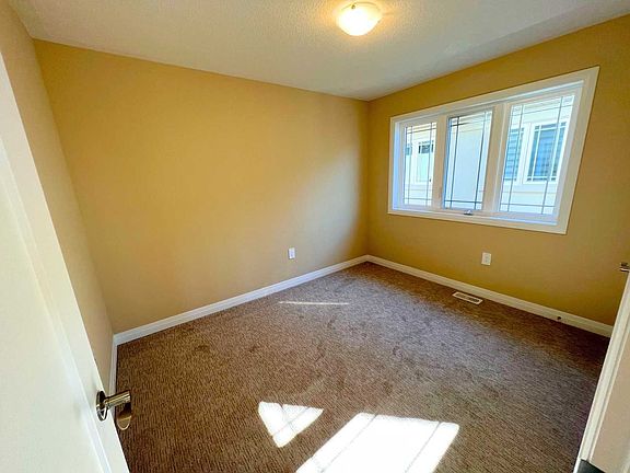 2nd image of 9 Laguna Village Cres