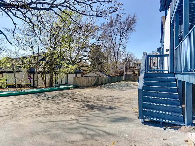 3409 W Markham St — Photo 24