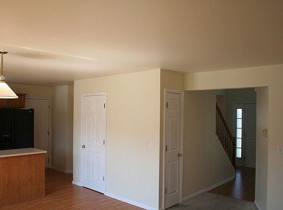 4th image of 2211 Cheshire Dr