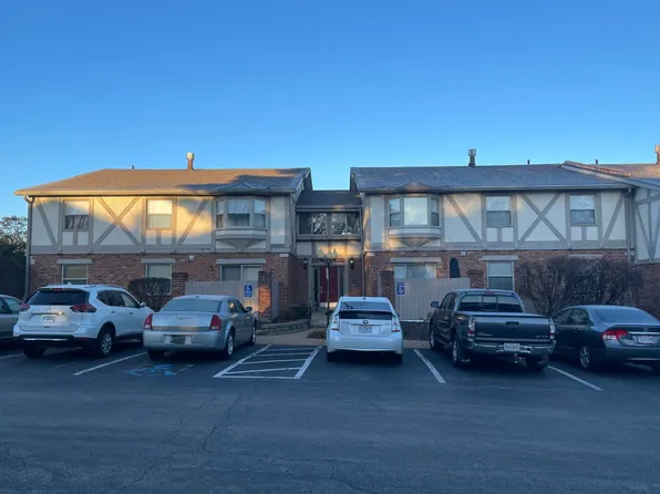 1411 Willow Brook Cv APT 10, Saint Louis, MO 63146