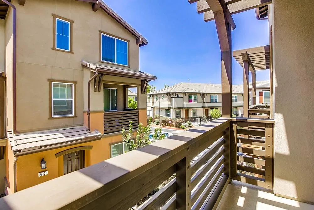 2 bed, 1062 sqft, $3,250 — Photo 2