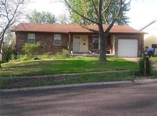 1033 Piedras Pkwy, Fenton, MO 63026