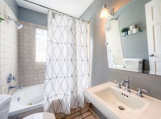 2926 W 50th Ter, Westwood, KS 66205