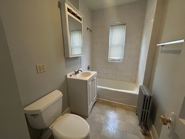 82A Conwell Ave #2 — Photo 11