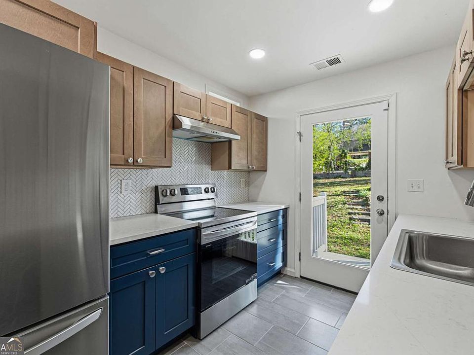 1st image of 2583 Joyce Ave