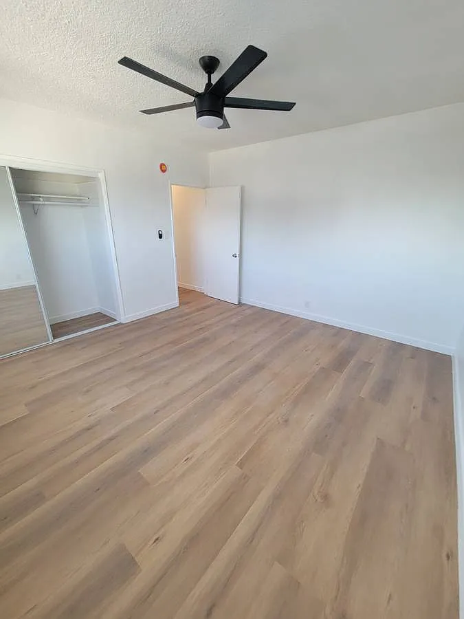 Gorgeous Top Floor 1 Bedroom Apartment — Photo 3