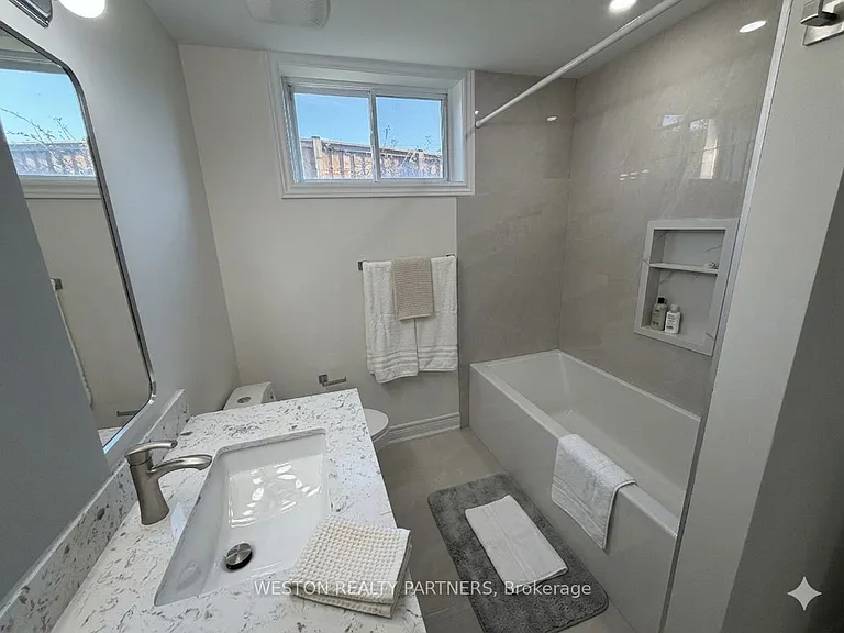 6 Rita Ct #LOWER — Photo 3