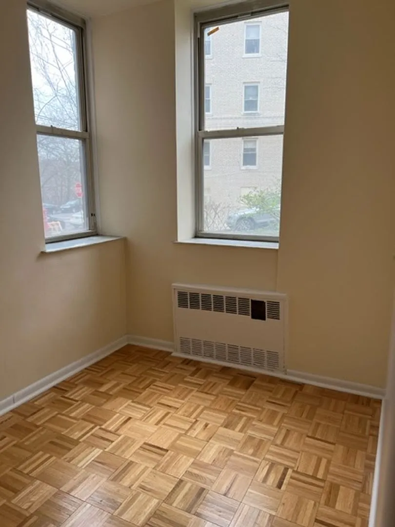 4295 Webster Ave — Photo 4