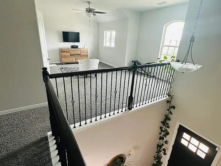 1901 Barnhill Ln — Photo 10