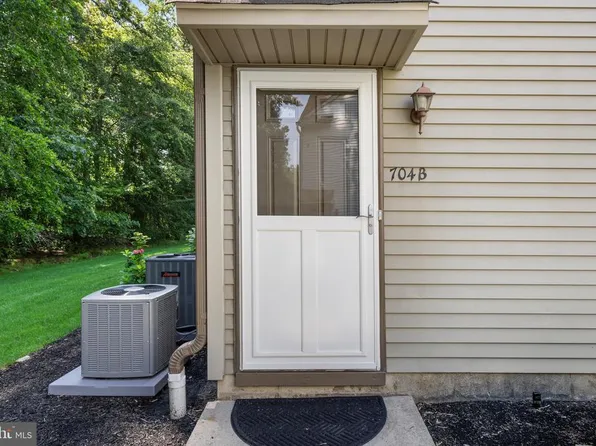 704B Harwood Ct, Mount Laurel, NJ 08054