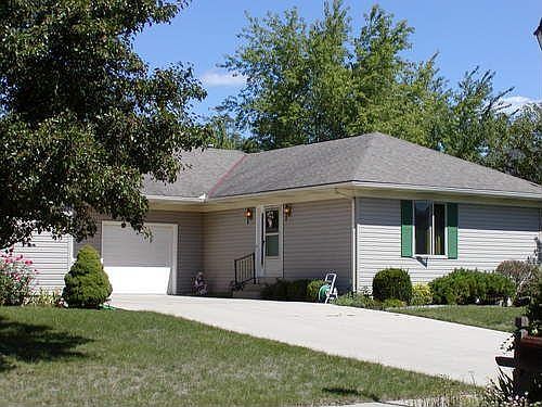 1st image of 8 Melrose Pl
