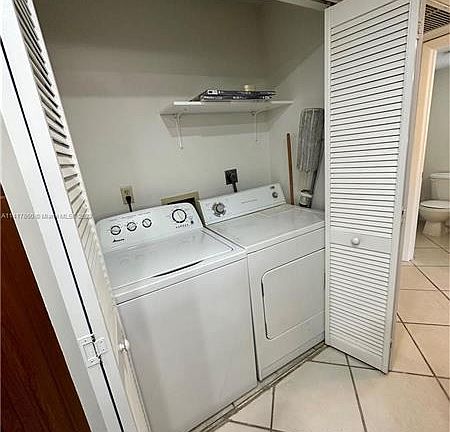 4th image of 540 Brickell Key Dr APT 412