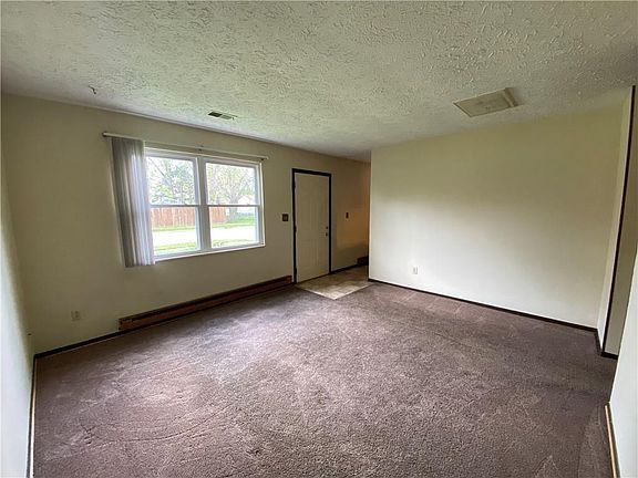 5th image of 4433 Cherry Valley Dr