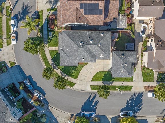 5th image of 486 Hawk Drive
