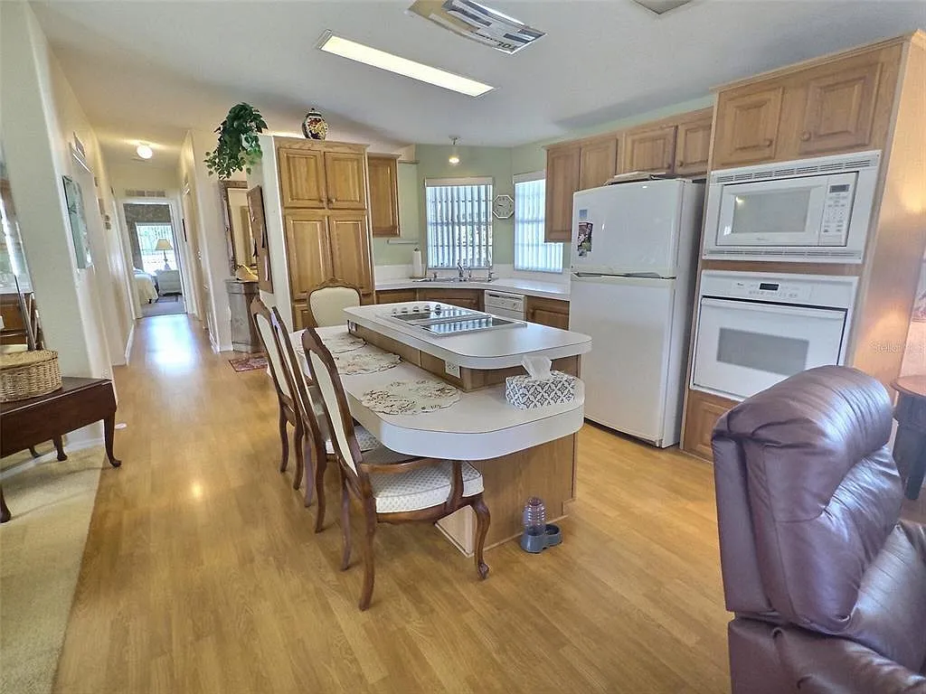 3 bed, 2.0 bath, 1529 sqft, $2,500 — Photo 3