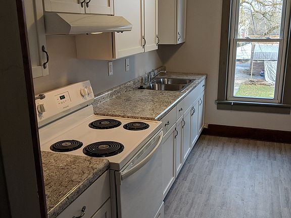 5th image of 712 Rogers St Unit 1-2