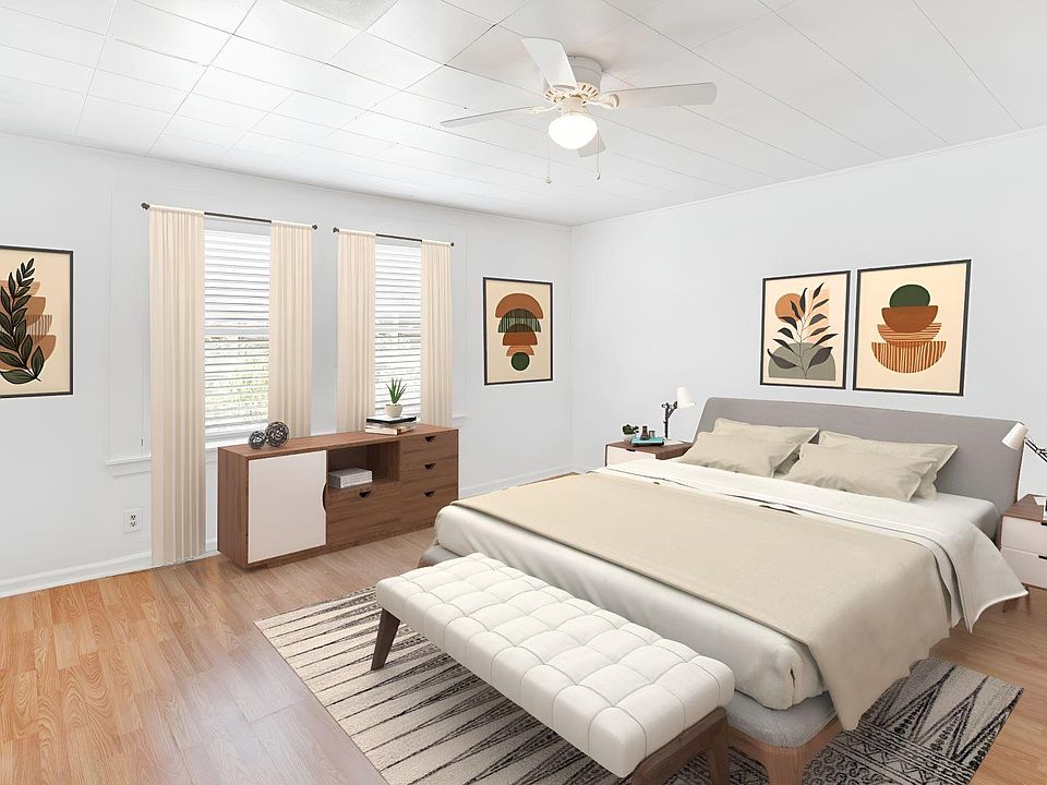 Room 2 (virtually staged)