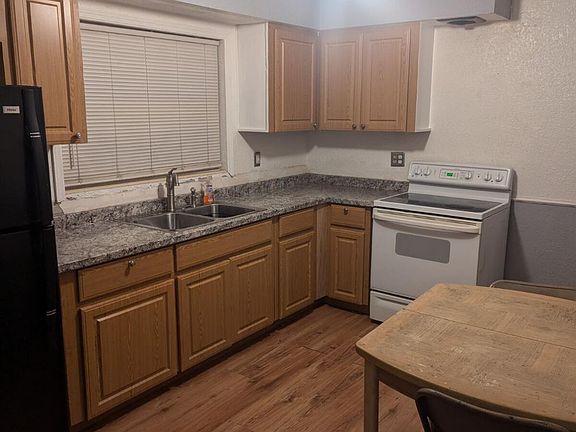 2nd image of 1662 Drew St #1